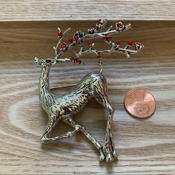 Beautiful Christmas silver tone Deer Antlers Red Rhinestones Figural Brooch Pin - Picture 6 of 6